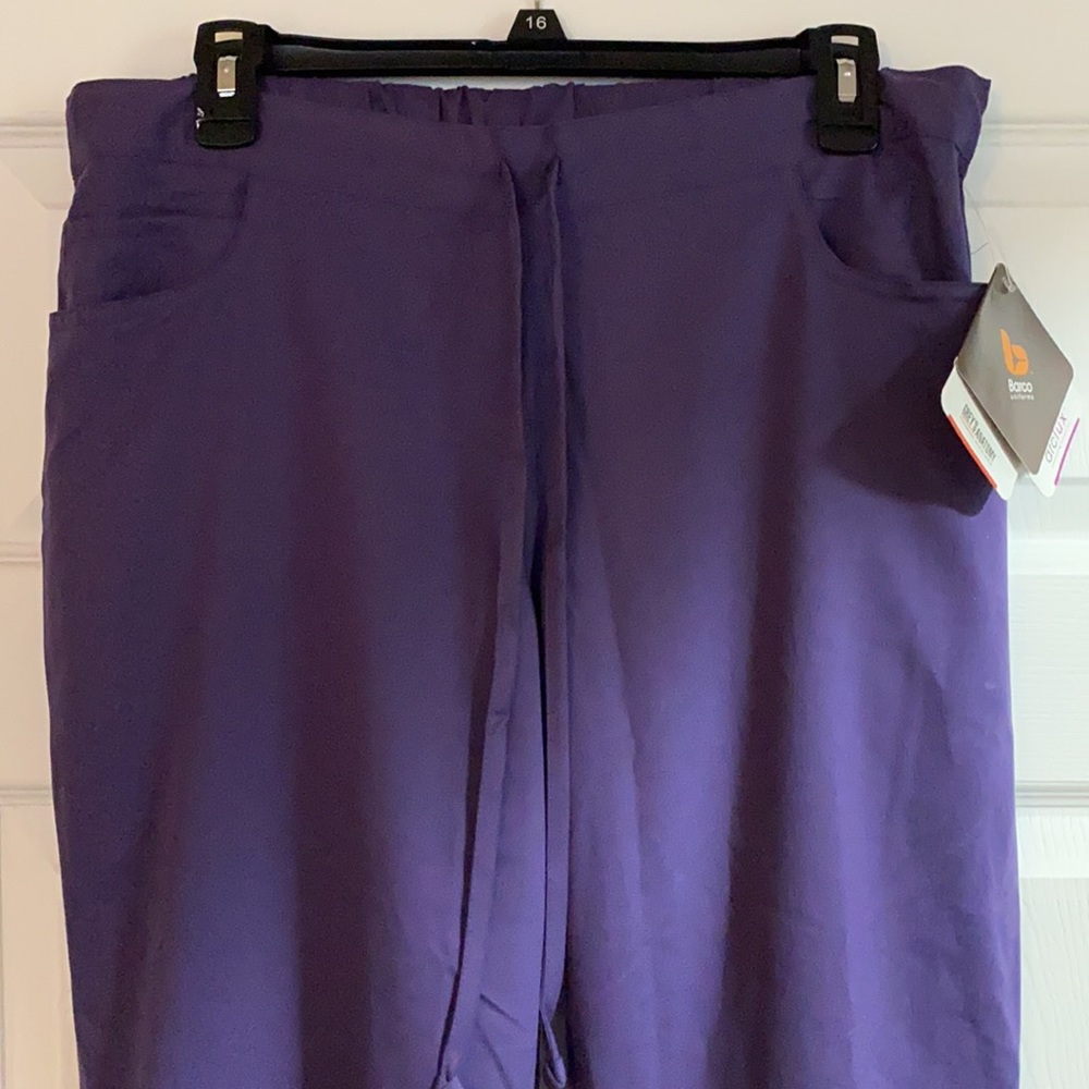 Grey’s Anatomy NWT scrub bottoms size MT